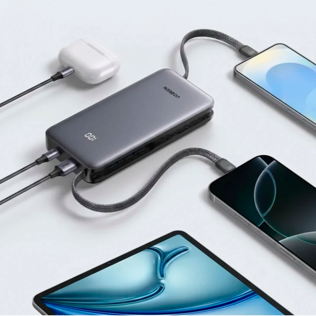 Power Bank Ugreen 30W 2 cables USB-C integrados